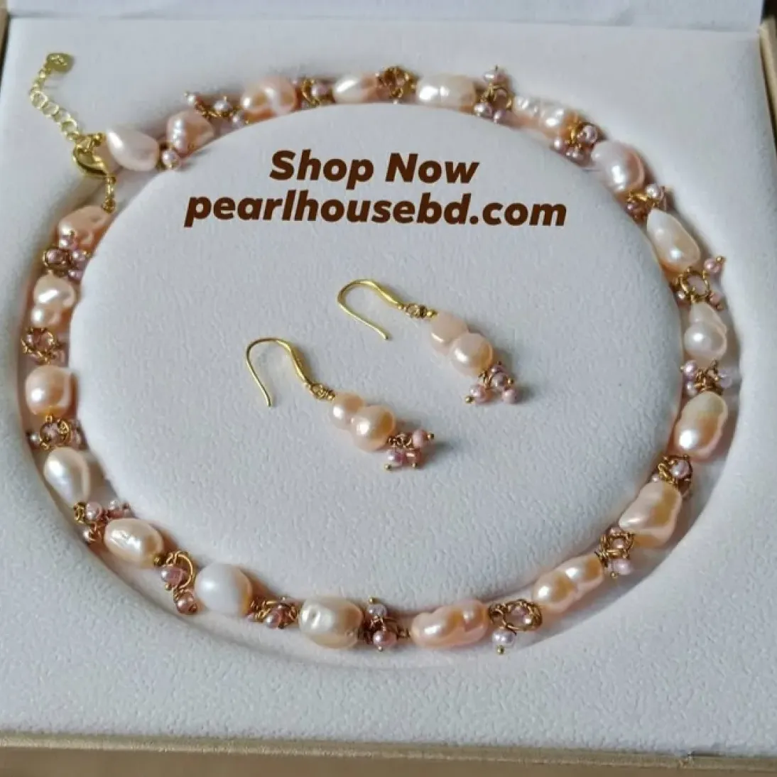 Unique Design Pearl One Layer Necklace