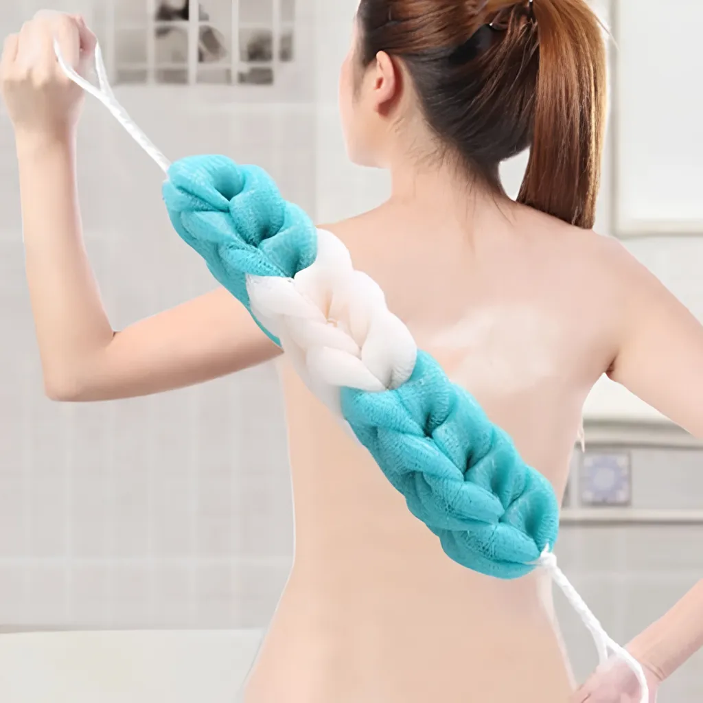 Make your bath routine simpler with this 1-piece back cleaning accessory, designed to help reach and wash your back during everyday bathing.