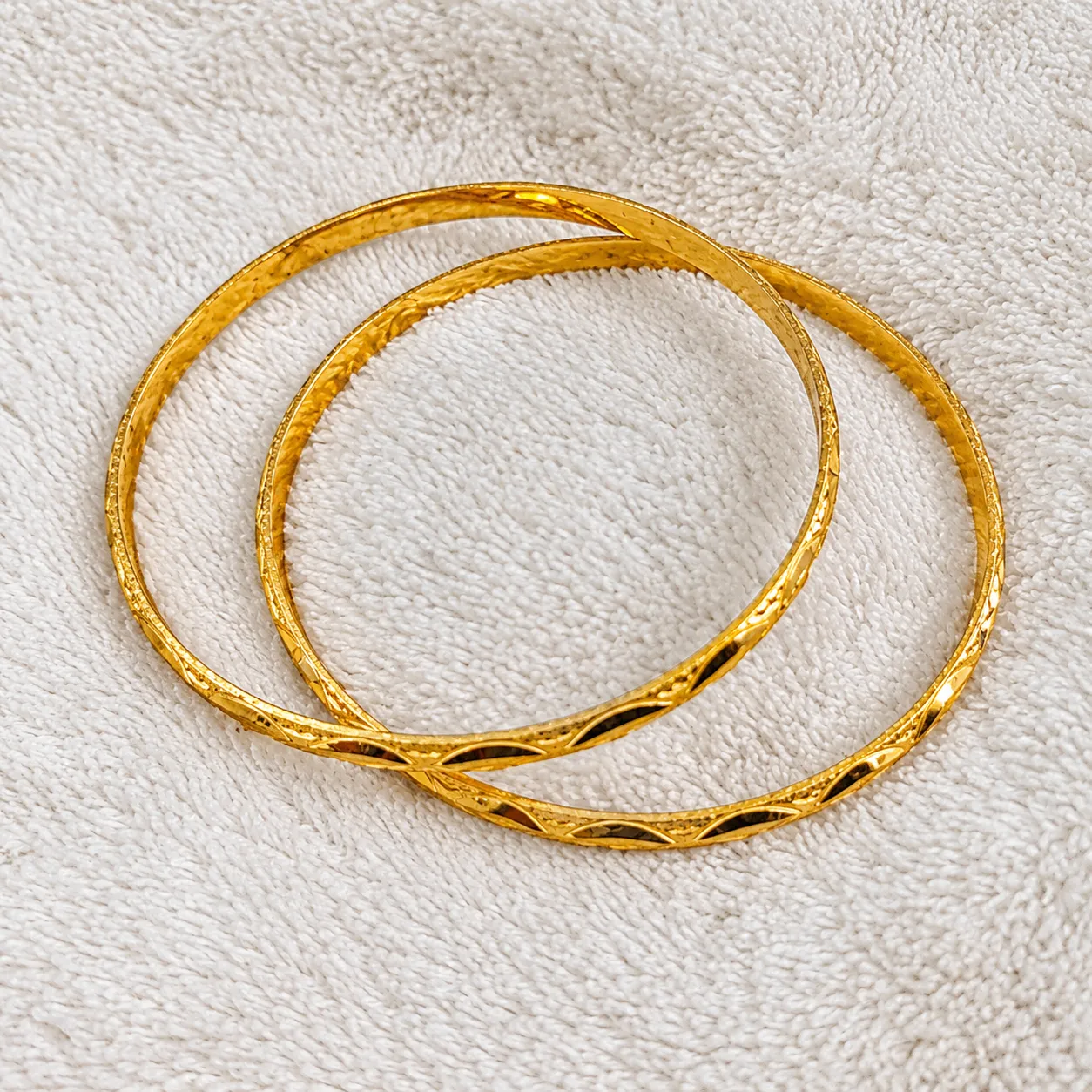 City Gold Churi Pair – Elegant Traditional Bangles for Stylish Everyday Wear
