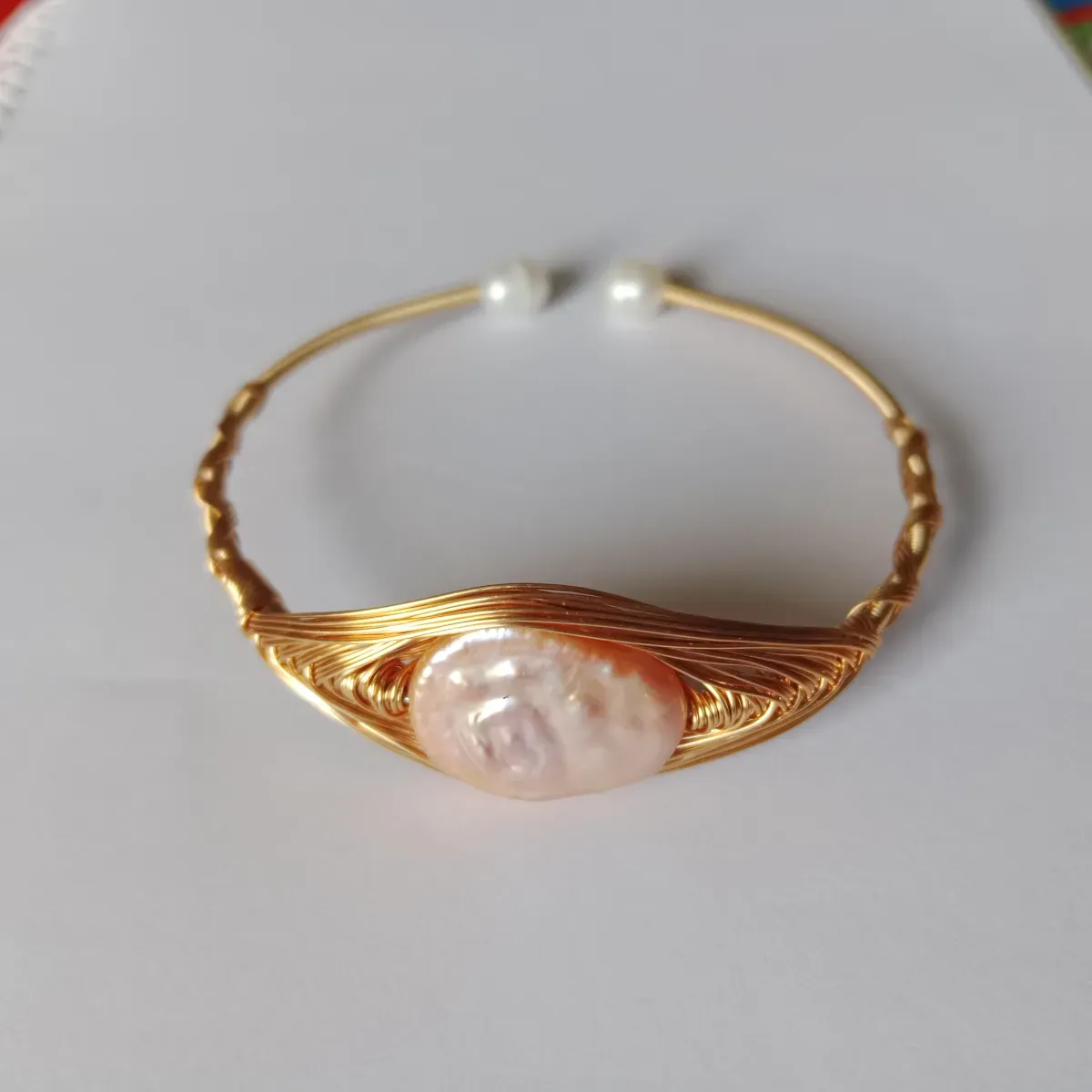 Adjustable Pearl Breslate