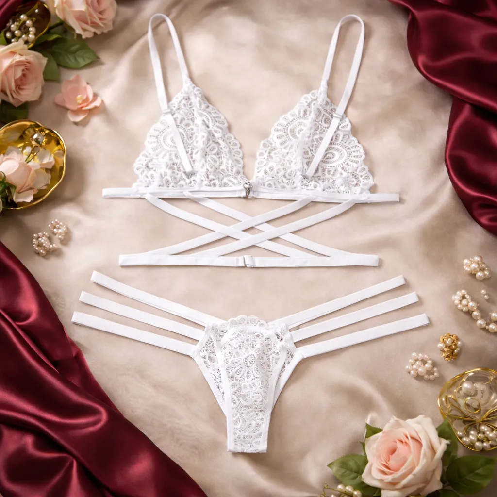 Unique Lace Design Trendy White Bikini Set (China)