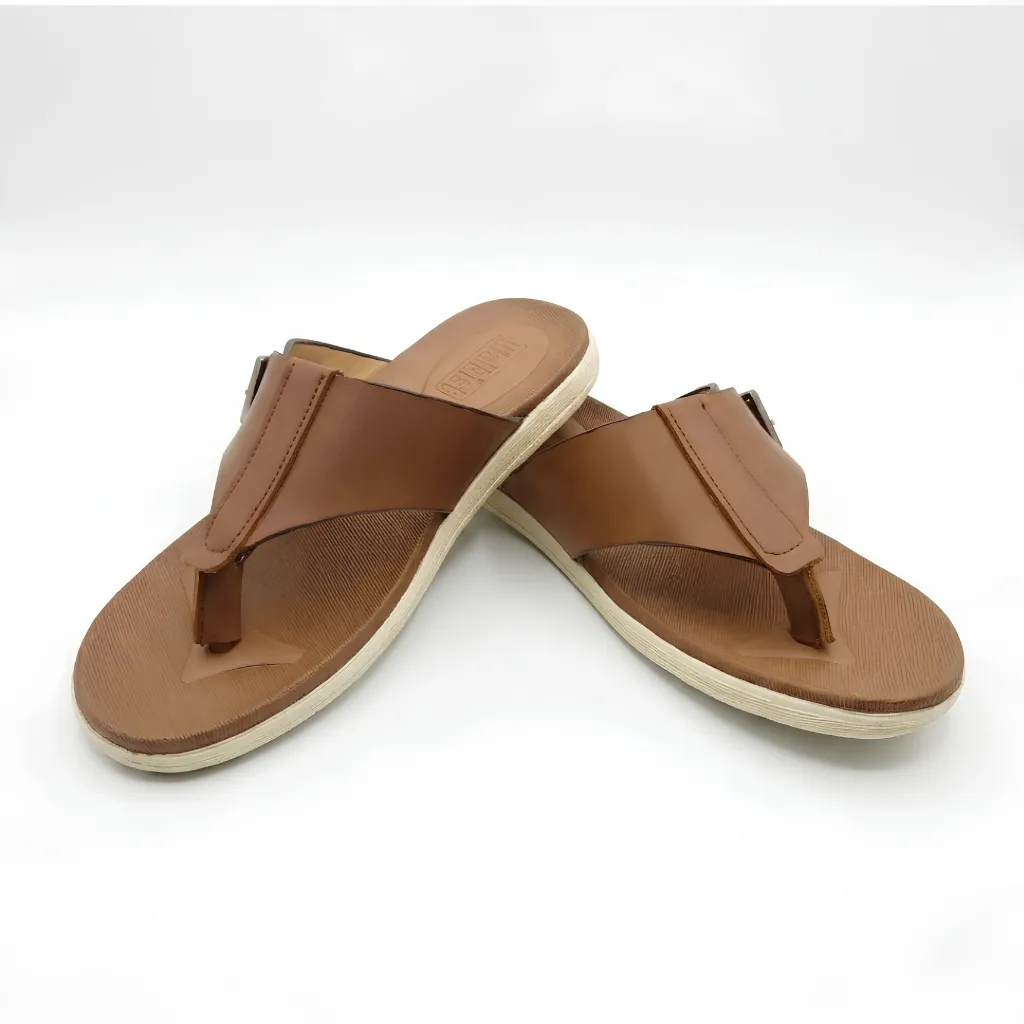 Original Leather Slipper Sandals in Brown add classic style to your outfits. Pair them with jeans or trousers for a simple and relaxed look.