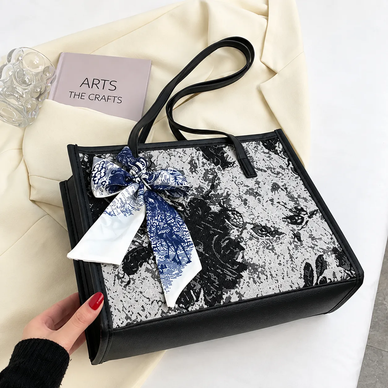 FloraWeave Classic Tote